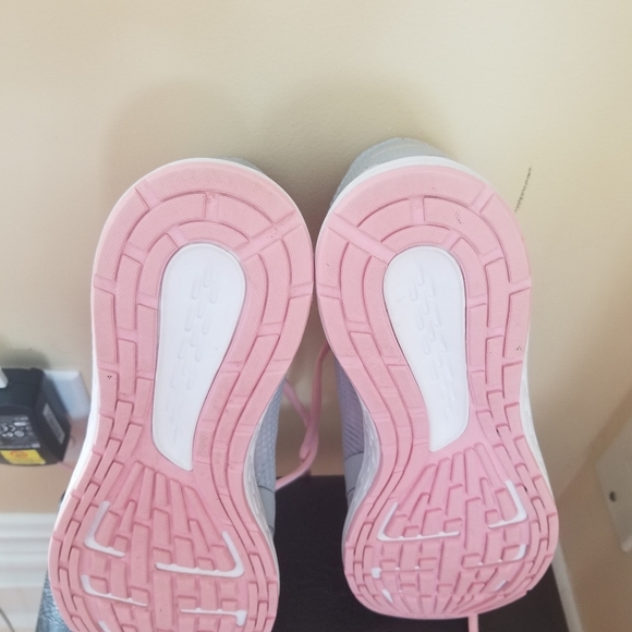 Asics Running Shoes. Size 5. Very good condition - Picture 6 of 8